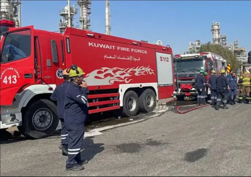Lực lượng cứu hỏa Kuwait. (Nguồn: AFP)