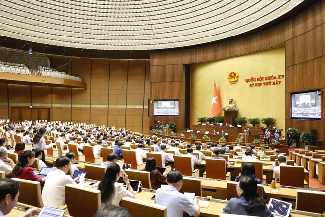 Hôm nay, Quốc hội thông qua Luật Tổ chức Tòa án nhân dân sửa đổi Dự kiến, trong tuần làm việc cuối cùng của Kỳ họp thứ 7, Quốc hội biểu quyết thông qua nhiều Luật và Nghị quyết. (Ảnh: TTXVN)