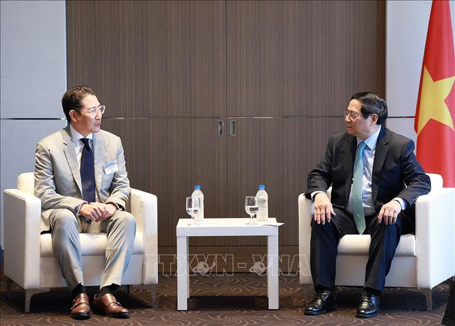 Thủ tướng Phạm Minh Chính tiếp ông Cho Hyun-joon, Chủ tịch Tập đoàn Hyosung. Ảnh: Dương Giang/TTXVN