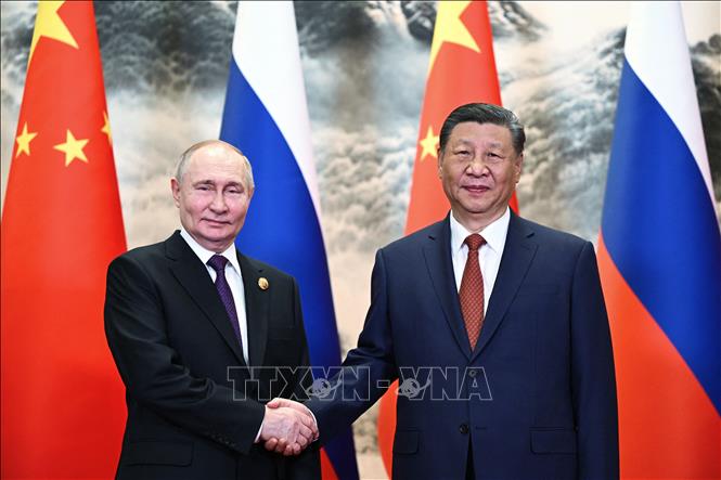 Chủ tịch Trung Quốc Tập Cận Bình (phải) và Tổng thống Nga Vladimir Putin tại cuộc gặp ở Bắc Kinh ngày 16/5/2024. Ảnh tư liệu: AFP/TTXVN