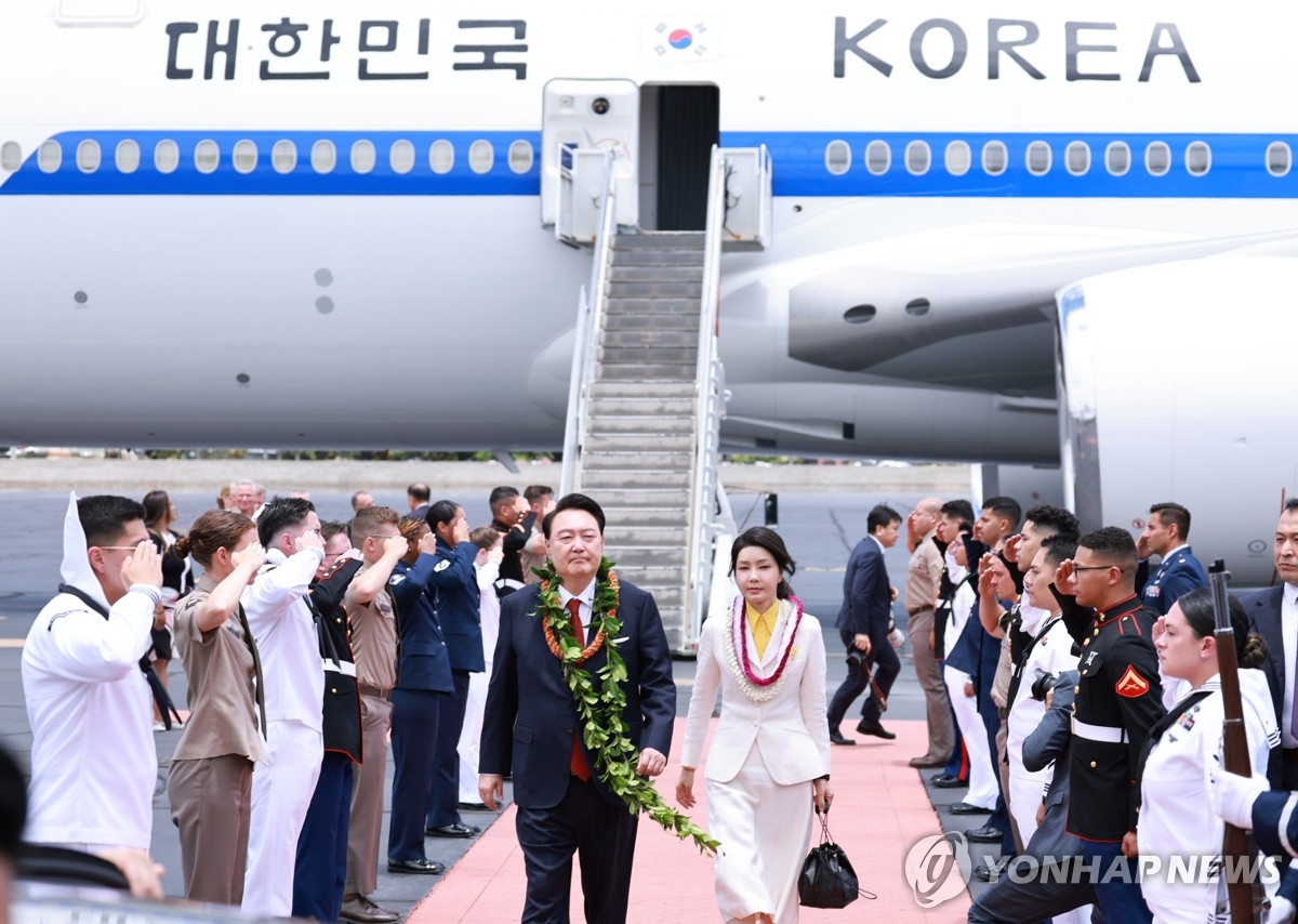 Tổng thống Hàn Quốc Yoon Suk Yeol đã đến Hawaii, bắt đầu chuyến công du tới Mỹ. Ảnh: Yonhap News