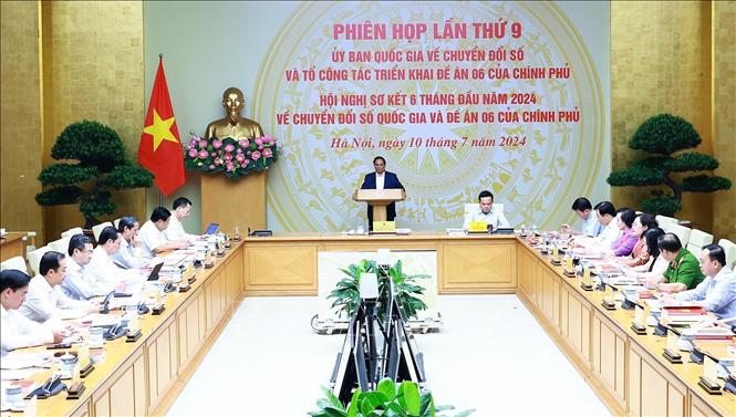 Thủ tướng Phạm Minh Chính chủ trì Hội nghị sơ kết 6 tháng Ủy ban Quốc gia về chuyển đổi số và Đề án 06. Ảnh: Dương Giang/TTXVN
