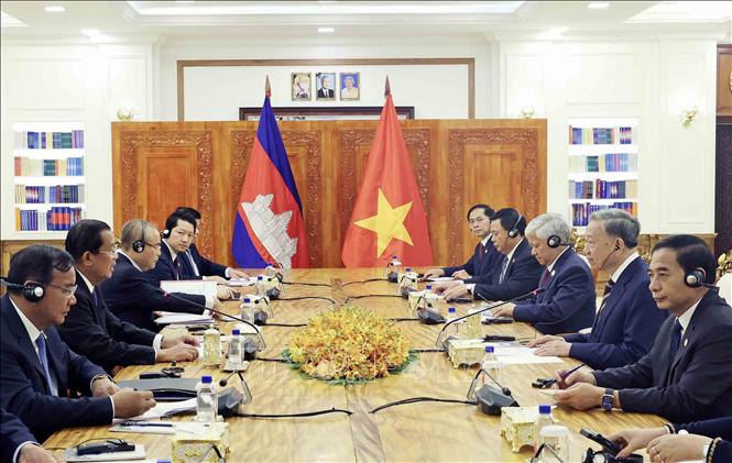 Chủ tịch nước Tô Lâm hội đàm với Chủ tịch Đảng CPP, Chủ tịch Thượng viện Campuchia Samdech Techo Hun Sen. Ảnh: Nhan Sáng/TTXVN