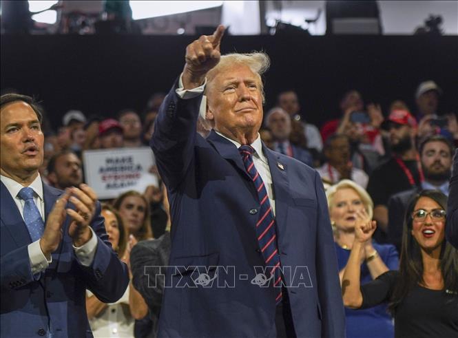 Ứng cử viên Donald Trump đồng ý tranh luận với Phó Tổng thống Kamala Harris vào đầu tháng 9 Cựu Tổng thống Mỹ Donald Trump tại Đại hội toàn quốc của đảng Cộng hòa ở Milwaukee, bang Wisconsin ngày 17-7-2024. Ảnh: Kyodo/TTXVN