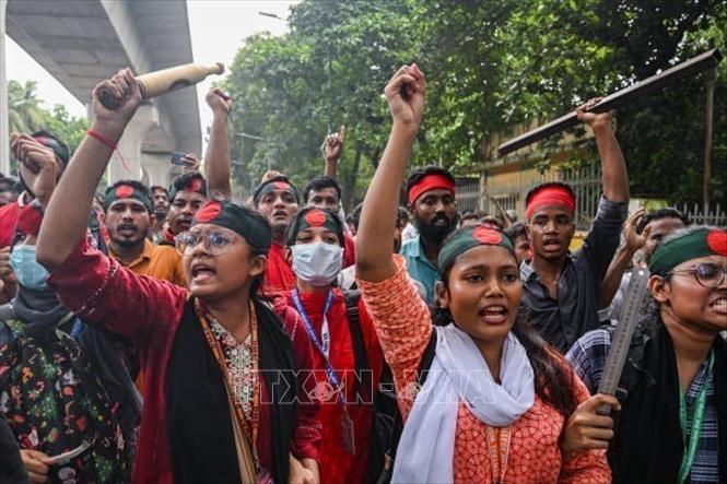 Tổng thống Bangladesh giải tán Quốc hội Biểu tình phản đối Chính phủ tại thủ đô Dhaka, Bangladesh ngày 4-8-2024. Ảnh: Getty Images/TTXVN