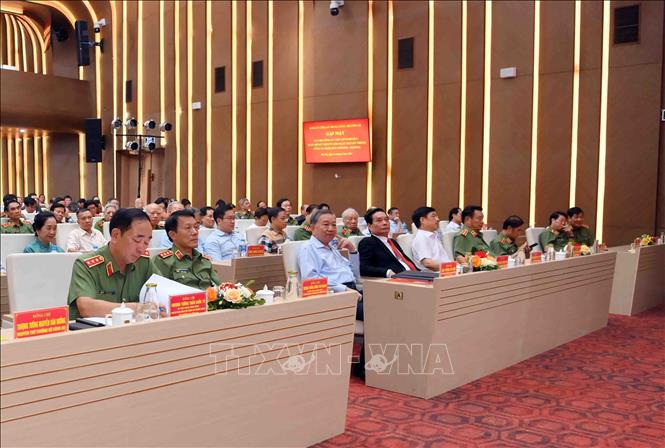 Tổng Bí thư, Chủ tịch nước Tô Lâm và các đại biểu tham dự buổi gặp mặt. Ảnh: TTXVN phát