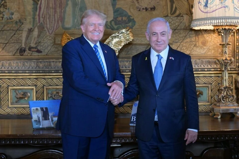 Ông Donald Trump tiếp đón Thủ tướng Benjamin Netanyahu tại khu nghỉ dưỡng Mar-a-Lago, ngày 26-7-2024. (Nguồn: Times of Israel)