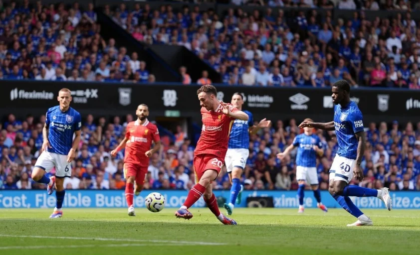 Jota mở tỷ số cho Liverpool (Ảnh: Getty).