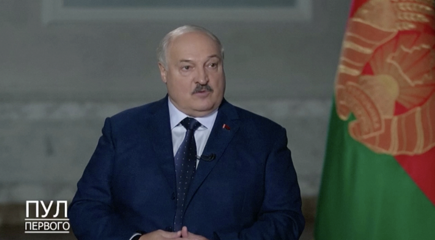 Tổng thống Belarus, ông Alexander Lukashenko trả lời phỏng vấn Telegram Pul Pervogo. Ảnh cắt từ clip hãng tin Reuters phát