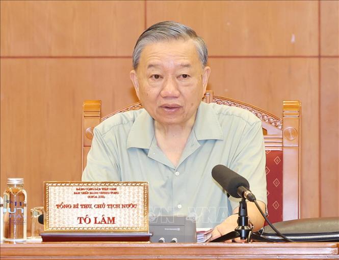 Tổng Bí thư, Chủ tịch nước Tô Lâm chủ trì họp Phiên thứ hai Tiểu ban Nhân sự Đại hội XIV của Đảng Tổng Bí thư, Chủ tịch nước Tô Lâm cùng các đại biểu dành một phút mặc niệm cố Tổng Bí thư Nguyễn Phú Trọng. Ảnh: Trí Dũng/TTXVN