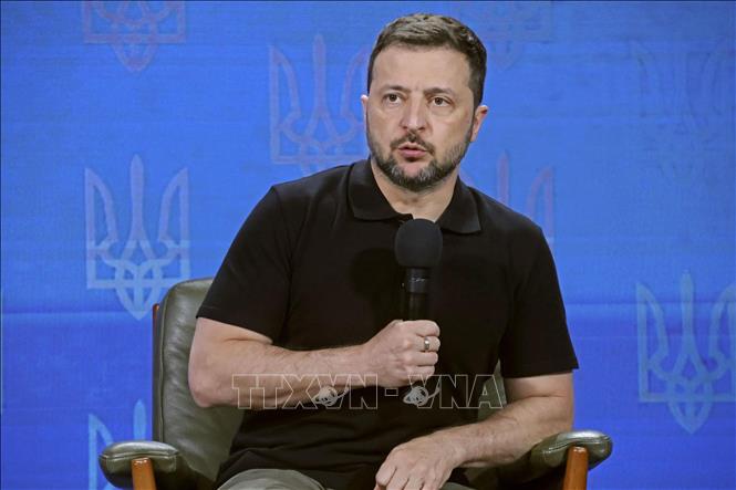 Tổng thống V. Zelensky: Chính phủ Ukraine cần nguồn năng lượng mới Tổng thống Ukraine Volodymyr Zelensky phát biểu tại Kiev ngày 27-8-2024. Ảnh: Kyodo/TTXVN