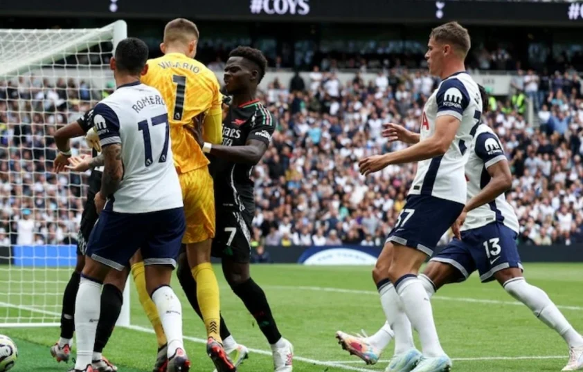 Gabriel tỏa sáng, Arsenal hạ gục Tottenham ở đại chiến thành London Đôi bên không ngần ngại va chạm nảy lửa.
