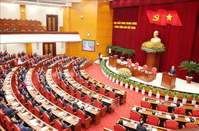 Thông báo Hội nghị lần thứ 10 Ban Chấp hành Trung ương Đảng khóa XIII Phiên bế mạc Hội nghị Trung ương lần thứ mười, khóa XIII. Ảnh: Trí Dũng/TTXVN