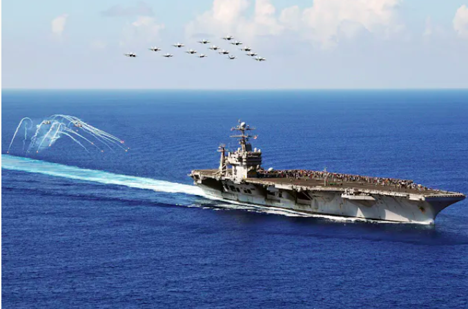 Tàu sân bay USS Abraham Lincoln thuộc lớp Nimitz. Ảnh: Hải quân Mỹ