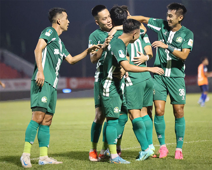 Bình Phước suýt ôm hận trên sân nhà sau những sai lầm của hàng thủ. Ảnh: BP FC