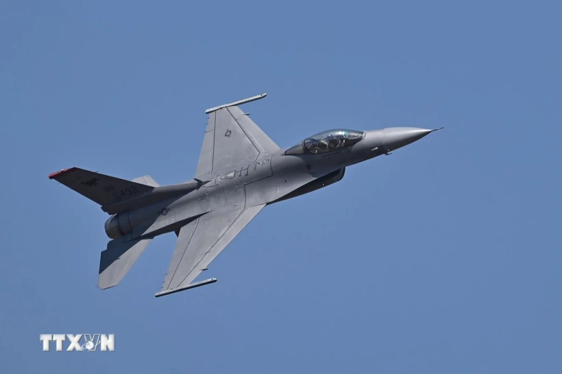 Máy bay chiến đấu F-16. (Ảnh: AFP/TTXVN)