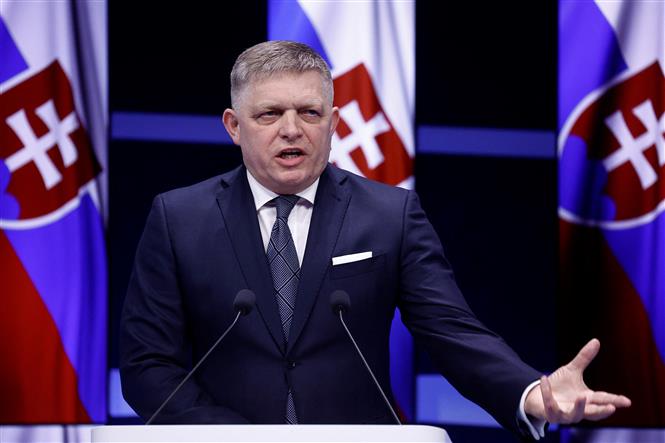 Thủ tướng Slovakia Robert Fico phát biểu tại Brussels, Bỉ. Ảnh: AFP/TTXVN