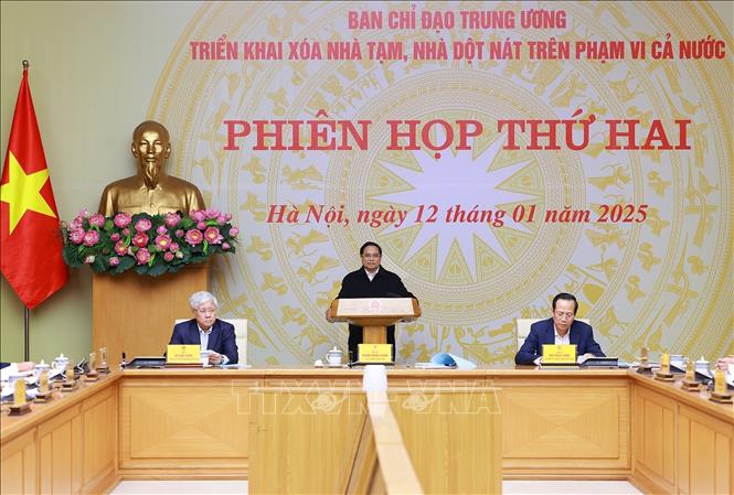 Thủ tướng Phạm Minh Chính chủ trì phiên họp thứ hai của Ban Chỉ đạo Trung ương triển khai xoá nhà tạm, nhà dột nát. Ảnh: Dương Giang/TTXVN