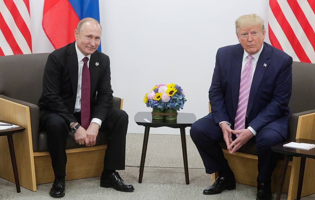 Tổng thống Nga Vladimir Putin (trái) và ông Donald Trump khi là tổng thống Mỹ nhiệm kỳ đầu. Ảnh: TASS