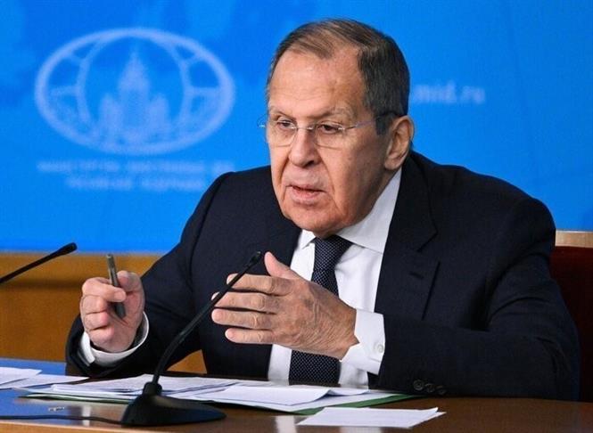 Ngoại trưởng Nga Sergei Lavrov phát biểu trong cuộc họp báo ở Moskva. Ảnh: IRNA/TTXVN