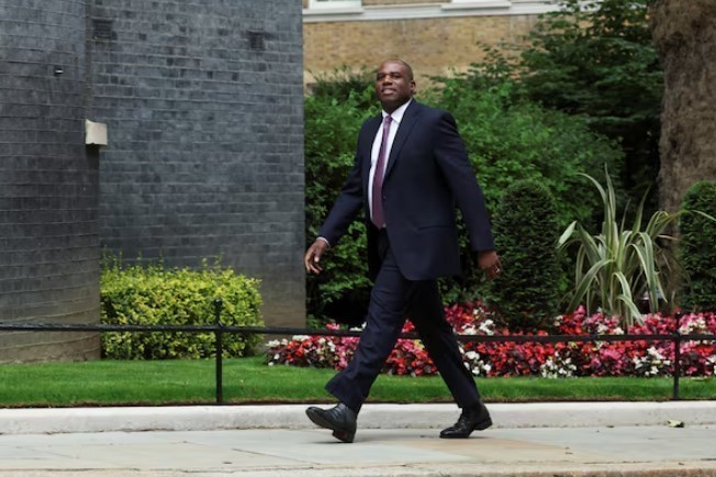 Ngoại trưởng Anh David Lammy tới số 10 Phố Downing, London, ngày 5-7-2024. Ảnh: REUTERS/TTXVN