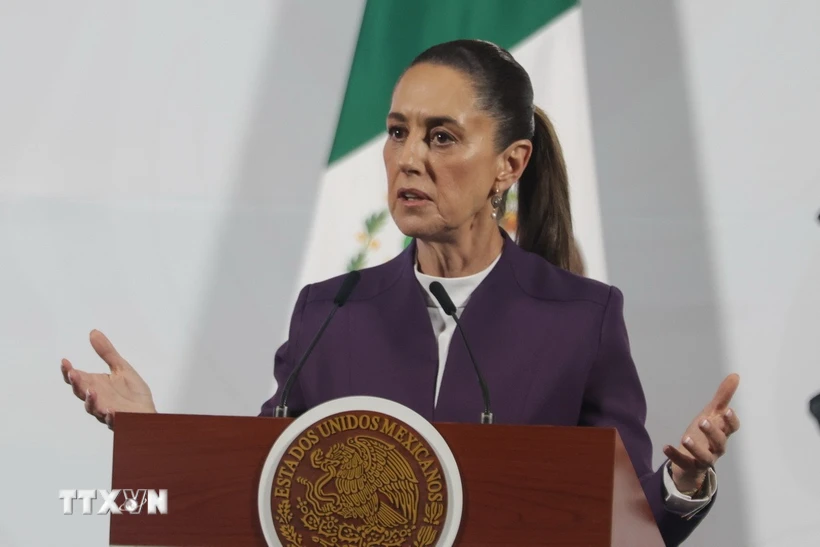 Tổng thống Mexico Claudia Sheinbaum phát biểu trong cuộc họp báo ở Mexico City. (Ảnh: THX/TTXVN)