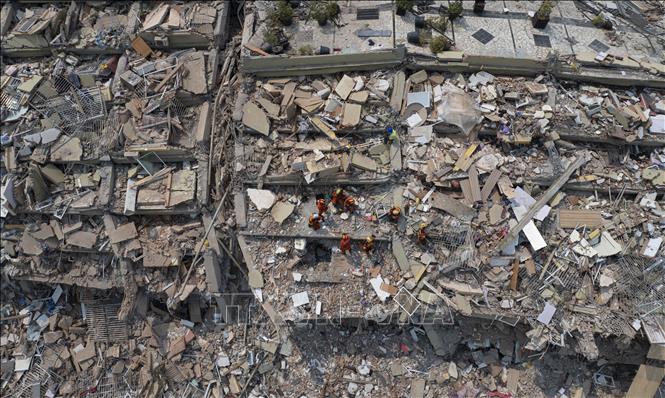 Chính quyền quân sự Myanmar phân bổ khoảng 240 triệu USD cho các nỗ lực cứu trợ Hiện trường đổ nát sau trận động đất có độ lớn 7,7 tại Mandalay, Myanmar, ngày 1-4-2025. Ảnh: THX/TTXVN