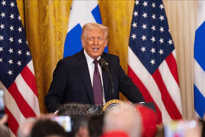 Tổng thống Trump chuẩn bị sắc lệnh hành pháp để tăng xuất khẩu vũ khí Tổng thống Mỹ Donald Trump phát biểu tại một sự kiện ở Nhà Trắng ngày 24-3-2025. Ảnh: THX/TTXVN