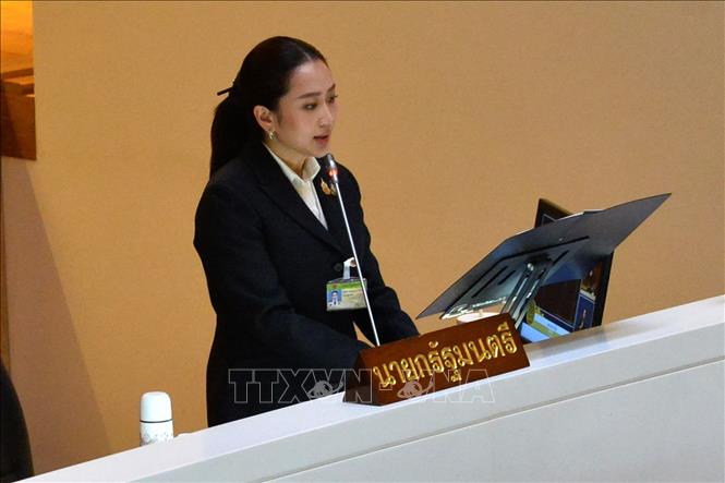 Thủ tướng Thái Lan bác bỏ đồn đoán cải tổ nội các Thủ tướng Thái Lan Paetongtarn Shinawatra phát biểu trước Quốc hội tại thủ đô Bangkok. Ảnh tư liệu: THX/TTXVN