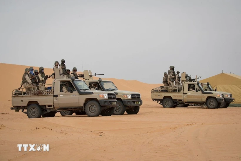 Tấn công khủng bố tại Niger, 12 binh sỹ thiệt mạng Binh sỹ Mauritani tuần tra khu vực biên giới với Mali. (Ảnh: Getty Images/TTXVN)