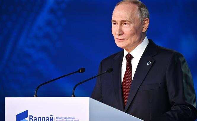 Tổng thống Putin bình luận về khả năng sử dụng vũ khí hạt nhân tại Ukraine Tổng thống Nga Vladimir Putin phát biểu tại một sự kiện ở Moskva. Ảnh: AA/TTXVN