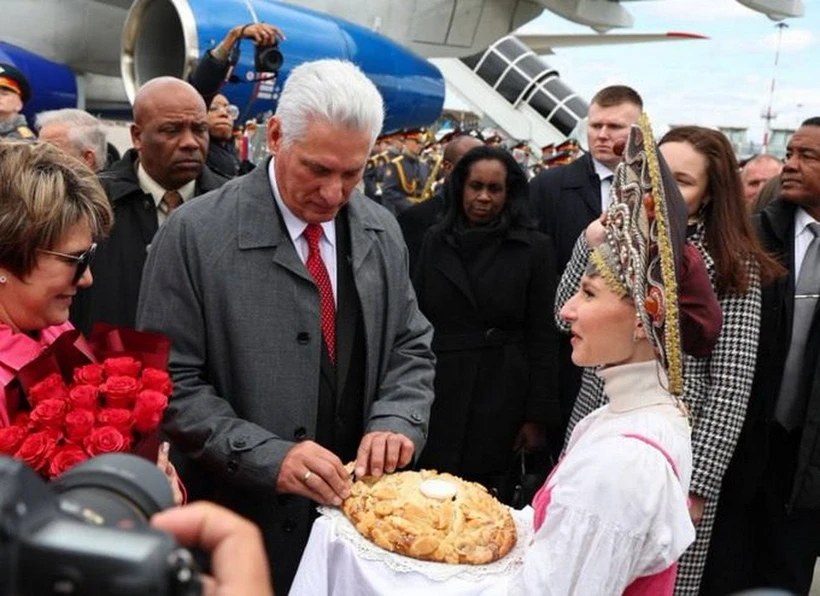 Chủ tịch Cuba Miguel Diaz-Canel đến Nga dự lễ kỷ niệm 80 năm Ngày Chiến thắng Chủ tịch Cuba Miguel Diaz-Canel đã tới Nga ngày 5-5. (Nguồn: X)