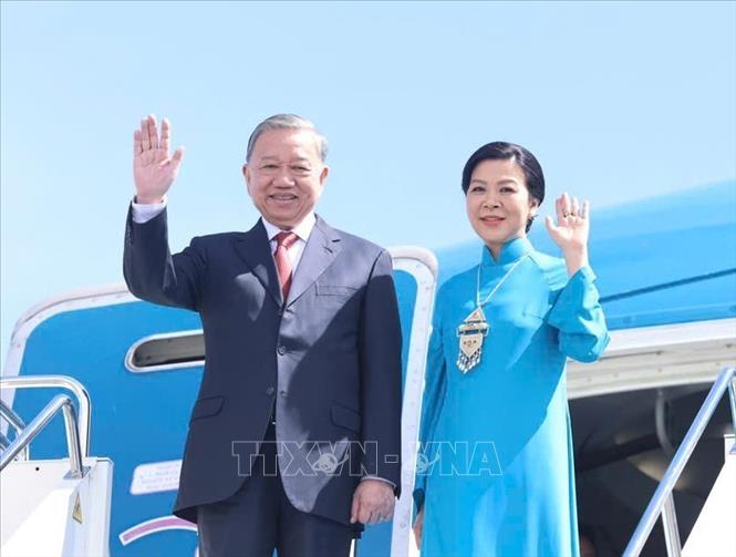 Tổng Bí thư Tô Lâm kết thúc tốt đẹp chuyến thăm cấp Nhà nước Cộng hòa Kazakhstan Tổng Bí thư Tô Lâm và Phu nhân rời Astana, lên đường thăm cấp Nhà nước tới Cộng hòa Azerbaijan. Ảnh: Thống Nhất/TTXVN