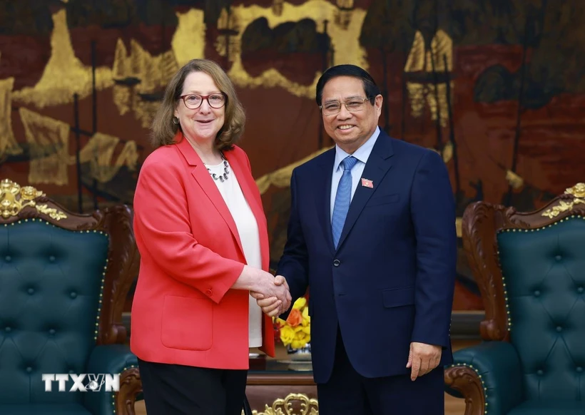 Thủ tướng tiếp Chủ tịch Ủy ban Đánh giá Kinh tế và An ninh Hoa Kỳ - Trung Quốc