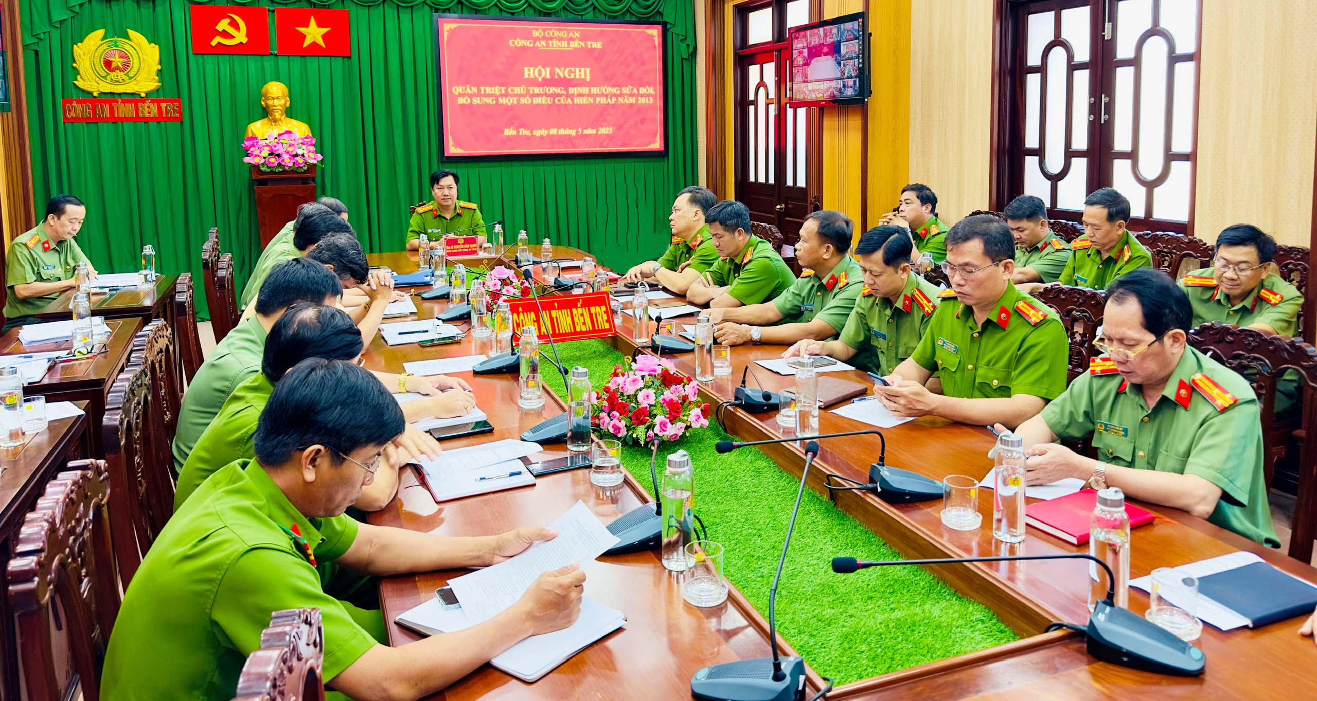 Quán triệt chủ trương, định hướng sửa đổi, bổ sung một số điều của Hiến pháp năm 2013 trong Công an nhân dân