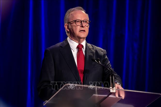Thủ tướng Australia công bố nội các mới Thủ tướng Australia Anthony Albanese phát biểu tại Sydney, sau khi Công đảng giành chiến thắng trong cuộc bầu cử liên bang, ngày 3-5-2025. Ảnh: THX/TTXVN