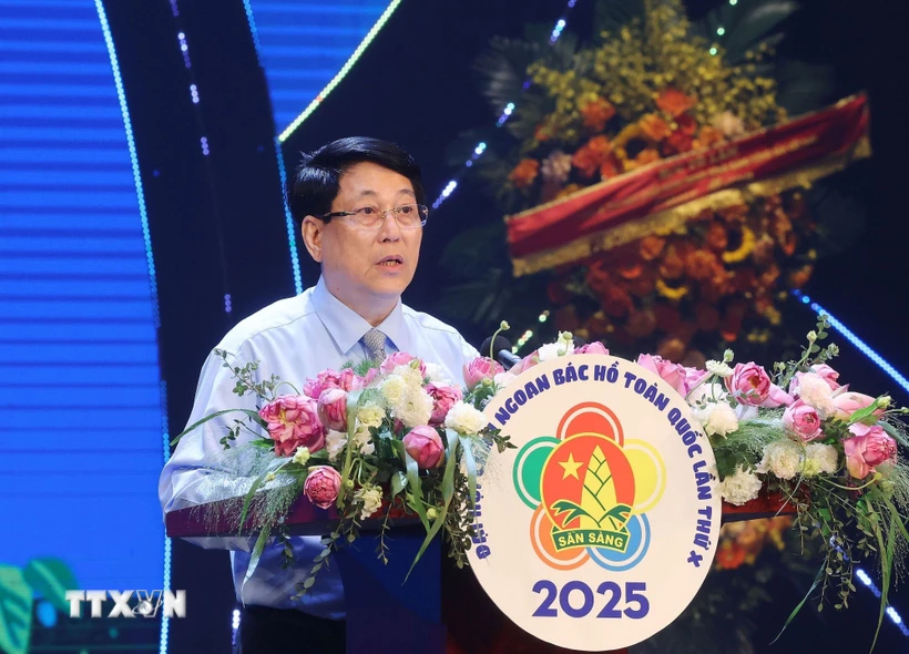 Những thiếu nhi tiêu biểu sẽ là những “sứ giả” truyền cảm hứng tích cực cho thế hệ trẻ Việt Nam Chủ tịch nước Lương Cường phát biểu. (Ảnh: Lâm Khánh/TTXVN)
