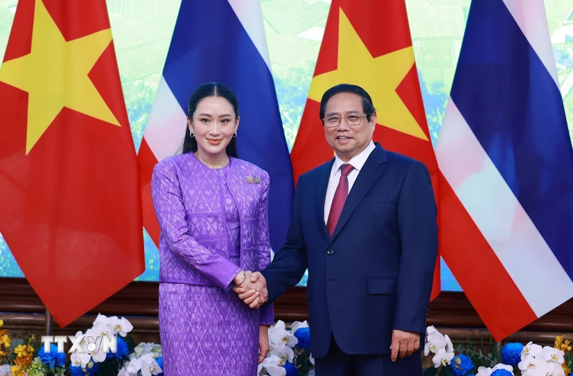 Nâng cấp quan hệ Việt Nam - Thái Lan lên Đối tác chiến lược toàn diện Thủ tướng Phạm Minh Chính và Thủ tướng Thái Lan Paetongtarn Shinawatra đồng chủ trì Kỳ họp lần thứ tư Nội các chung Việt Nam-Thái Lan. (Ảnh: Dương Giang-TTXVN)