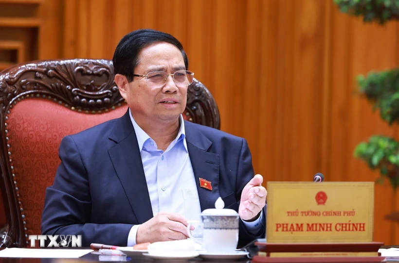 Chuẩn bị để khởi công tuyến đường sắt Lào Cai-Hà Nội-Hải Phòng vào ngày 19-12 Thủ tướng Phạm Minh Chính chủ trì cuộc họp về tình hình triển khai tuyến đường sắt trọng điểm. (Ảnh: Dương Giang/TTXVN)