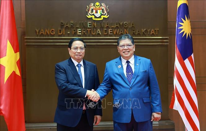 Thủ tướng Phạm Minh Chính hội kiến Chủ tịch Hạ viện Malaysia Tan Sri Dato' Johari Bin Abdul. Ảnh: Dương Giang/TTXVN