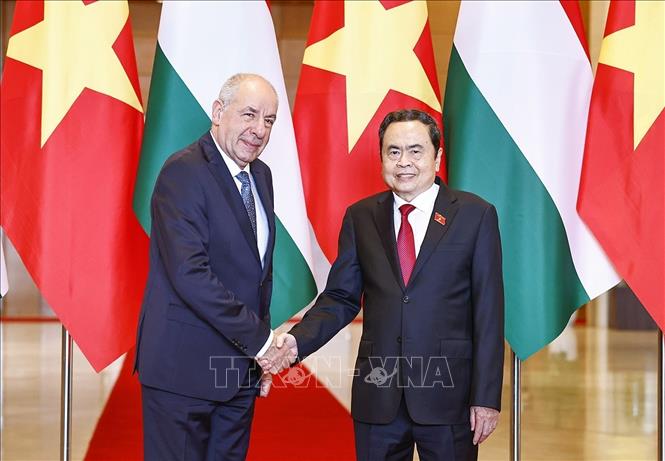 Chủ tịch Quốc hội Trần Thanh Mẫn hội kiến Tổng thống Hungary Sulyok Tamas. Ảnh: Doãn Tấn/TTXVN