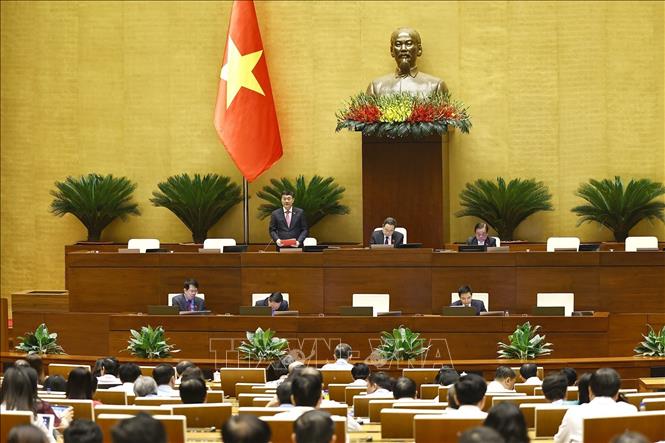 Thông cáo báo chí số 21, Kỳ họp thứ 9, Quốc hội khóa XV Phó Chủ tịch Quốc hội Vũ Hồng Thanh phát biểu. Ảnh: Doãn Tấn/TTXVN