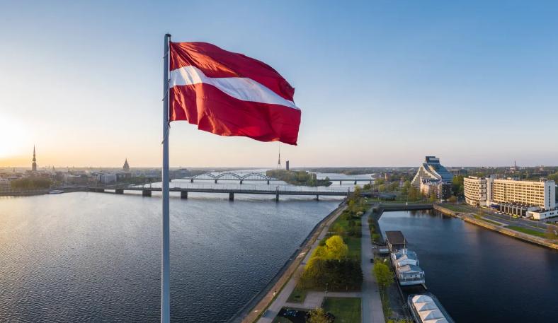 Latvia lần đầu tiên có mặt trong Hội đồng Bảo an Liên hợp quốc Cờ Latvia. Ảnh: Getty Images
