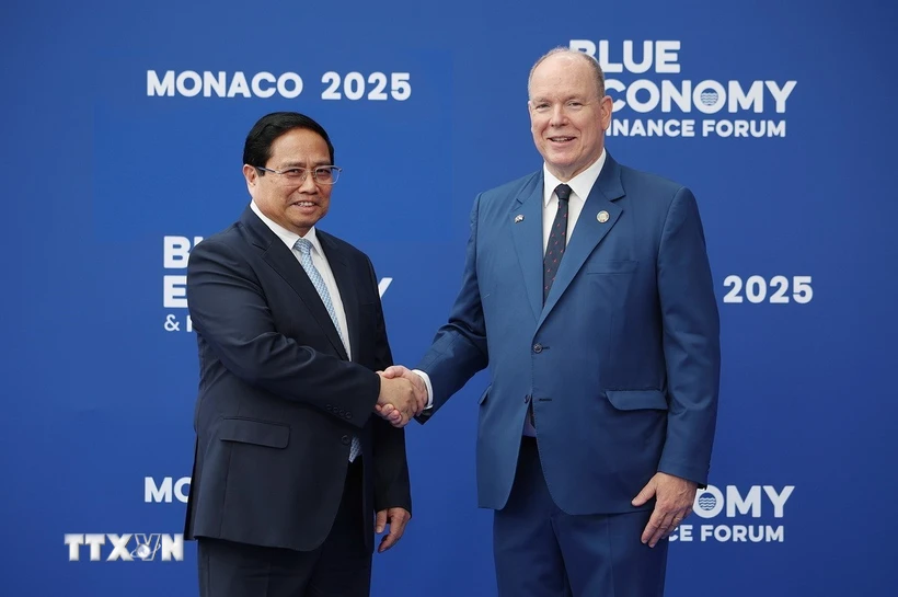 Thủ tướng Phạm Minh Chính dự Diễn đàn Tài chính và Kinh tế Xanh tại Monaco Hoàng thân Monaco Albert II đón Thủ tướng Phạm Minh Chính tham dự Hội nghị Đại dương của Liên hợp quốc lần thứ 3. (Ảnh: Dương Giang/TTXVN)