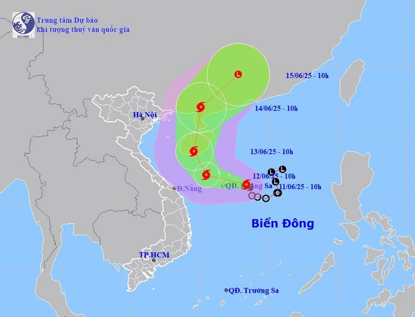 Bão số 1 di chuyển theo hướng Tây Tây Bắc, có khả năng mạnh thêm Vị trí và đường đi của bão số 1. (Nguồn: Trung tâm Dự báo Khí tượng Thủy văn Quốc gia)