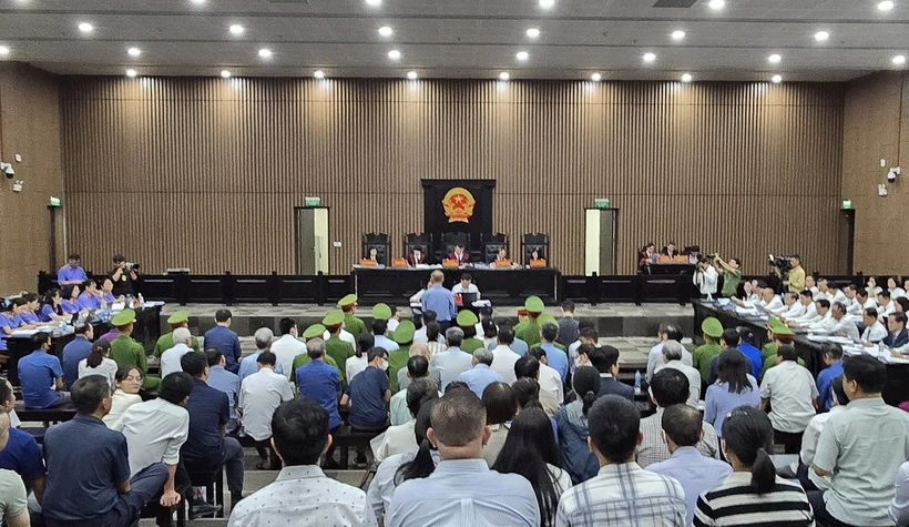 Xét xử vụ Phúc Sơn: Mâu thuẫn trong lời khai đưa hối lộ cho cựu Bí thư Vĩnh Phúc