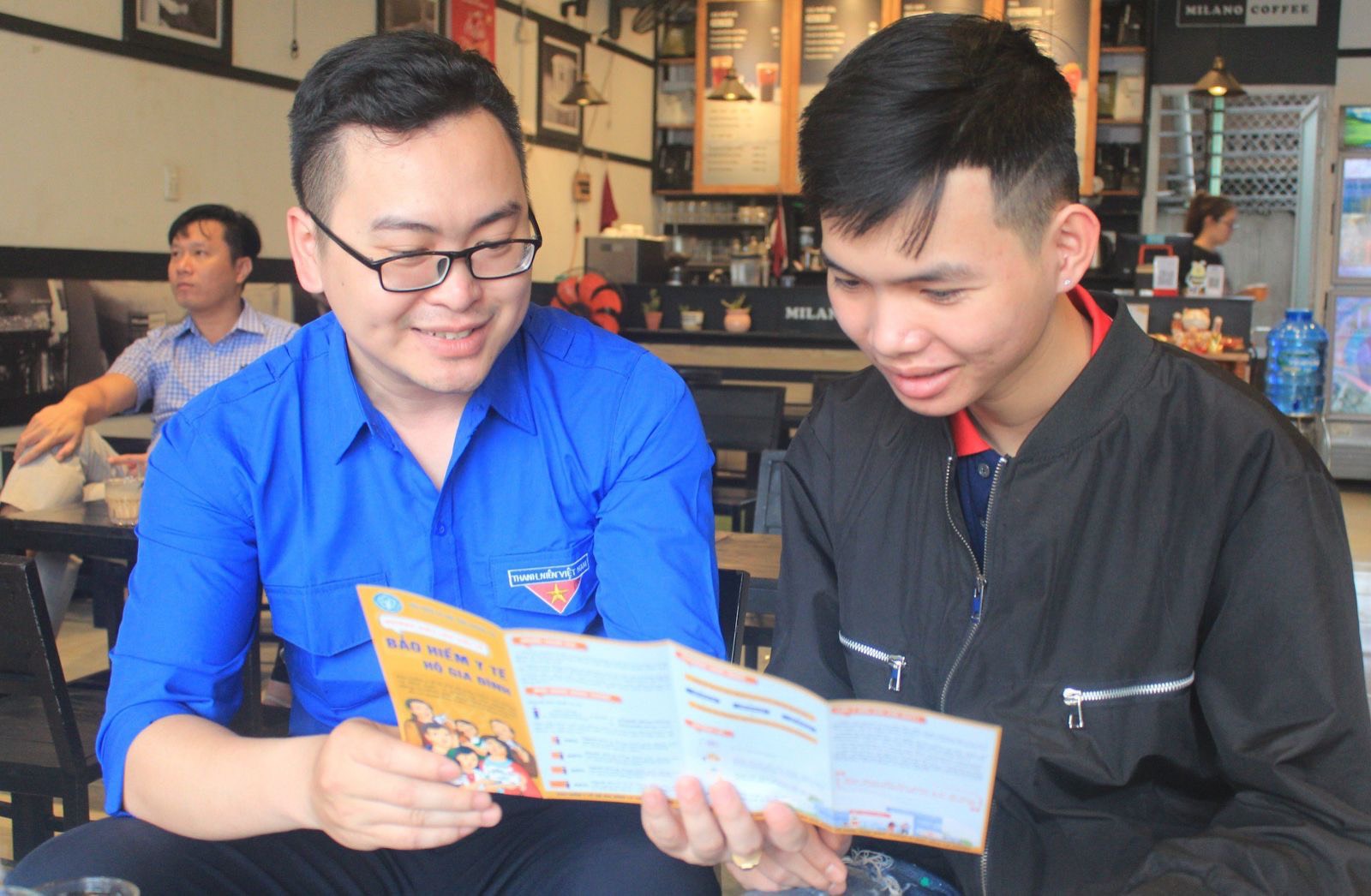 Tư vấn, vận động người dân tham gia BHXH tự nguyện.